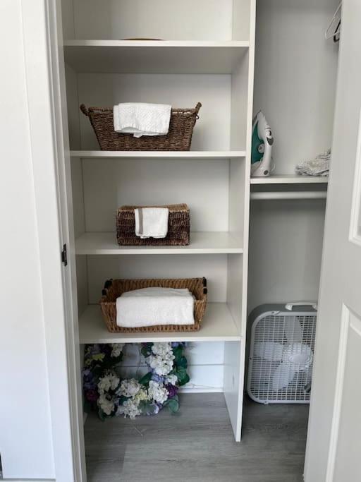 Cozy, High Rise, Large Studio Facing Downtown . Apartment Baltimore Ngoại thất bức ảnh